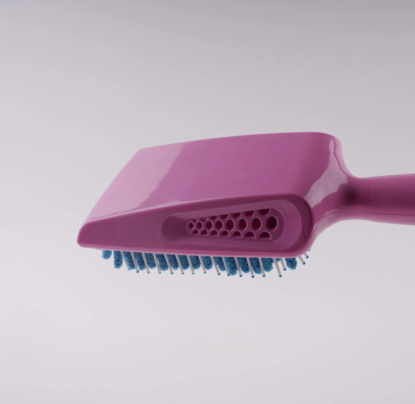 The VIRAL Towel Hair Brush - NEW